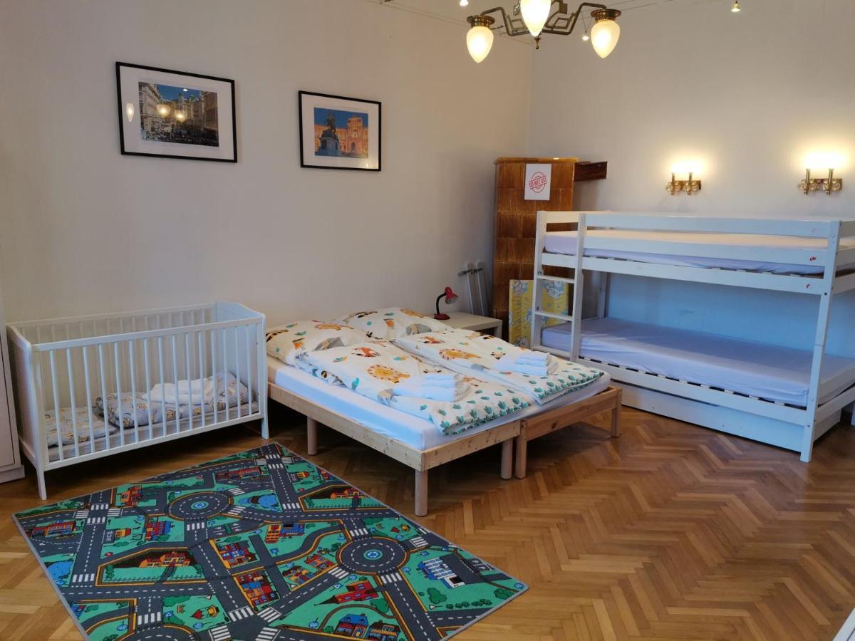 Family Apartment With Two Bathrooms Near To City Center Виена Екстериор снимка